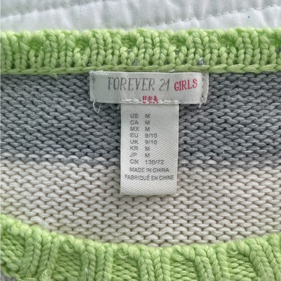 Forever 21. Girls. Size M. Green, gray, and white - Picture 3 of 3